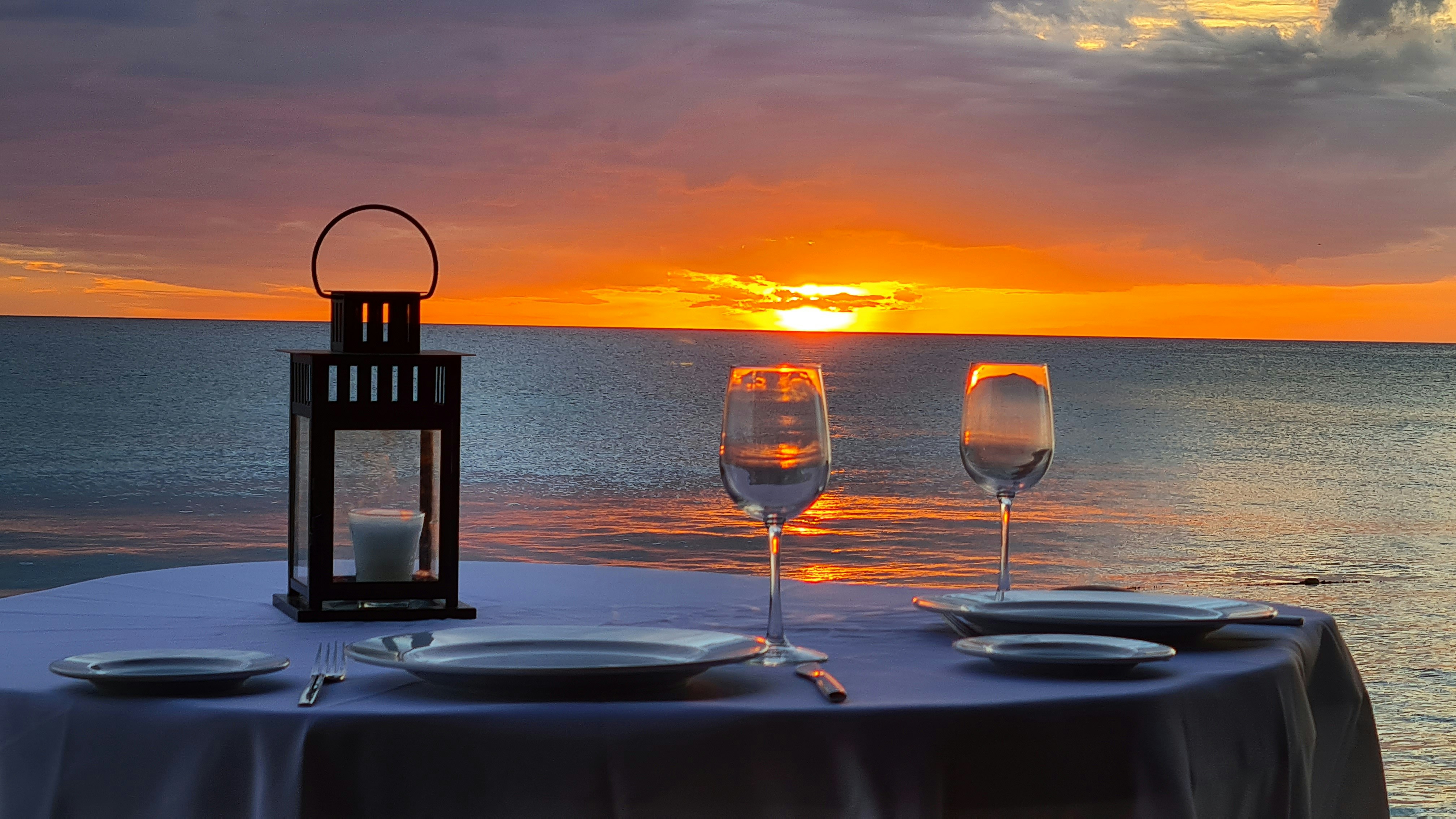 dinnerdate melissa plage.jpg
